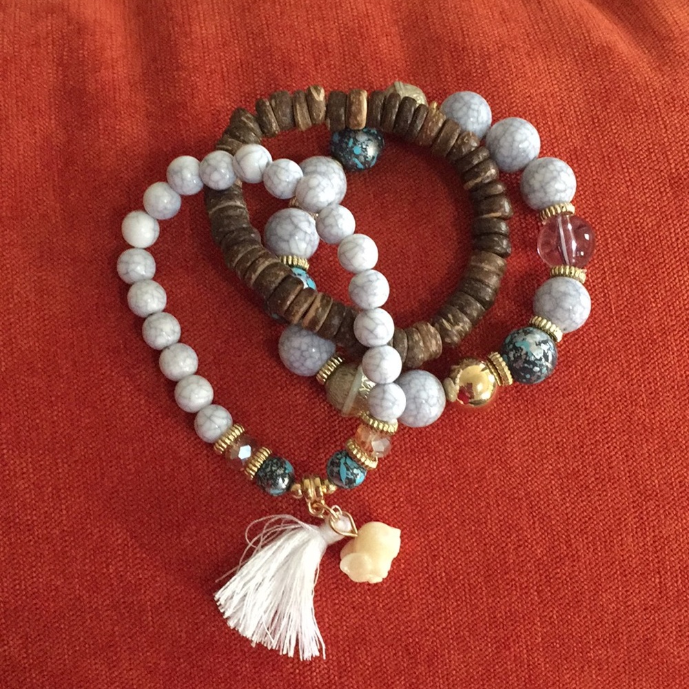 Set of three elastic bracelets